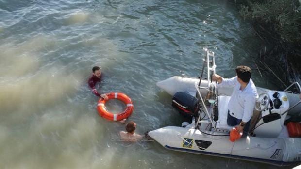 Rescatada una menor de 14 años herida tras caer a un río en Tolox