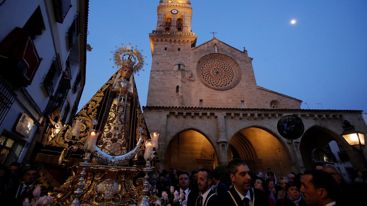 Nuestra Señora Madre de Dios en sus Tristezas, de Ánimas, esta tarde en su salida