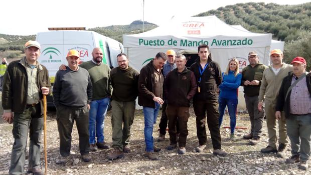 Una batida de cazadores rastrean la zona en busca del hombre desaparecido en Priego de Córdoba