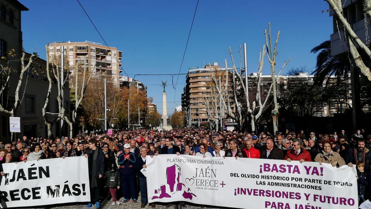 Manifestación organizada por Jaén Merece Más