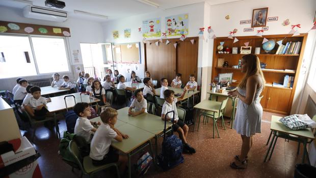 La comunidad educativa de Córdoba, polarizada ante el horizonte de un distrito único para la escolarización