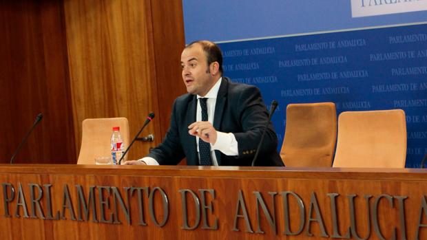 Ciudadanos exige el cese de Caraballo a un mes de su nueva cita en los juzgados de Huelva