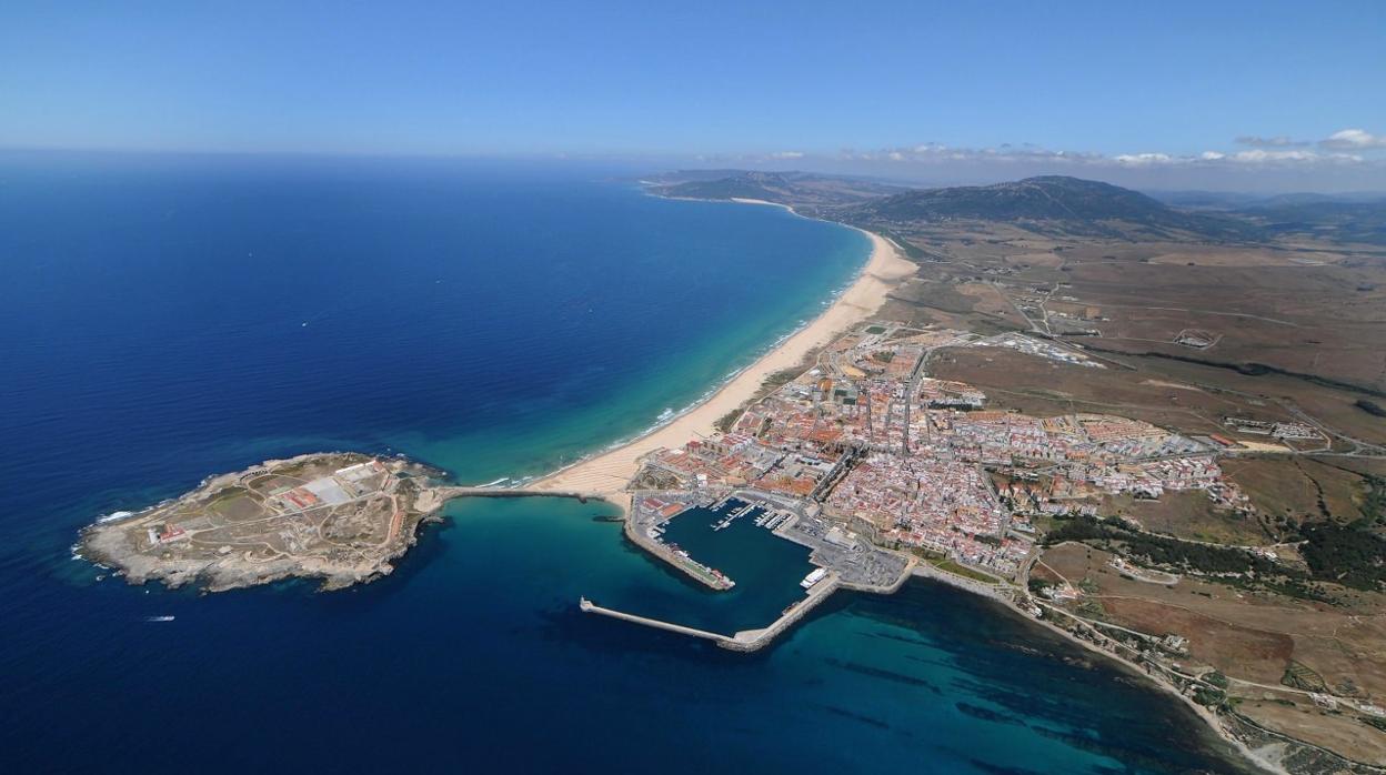 Imagen panorámica del municipo de Tarifa y su extenso litoral