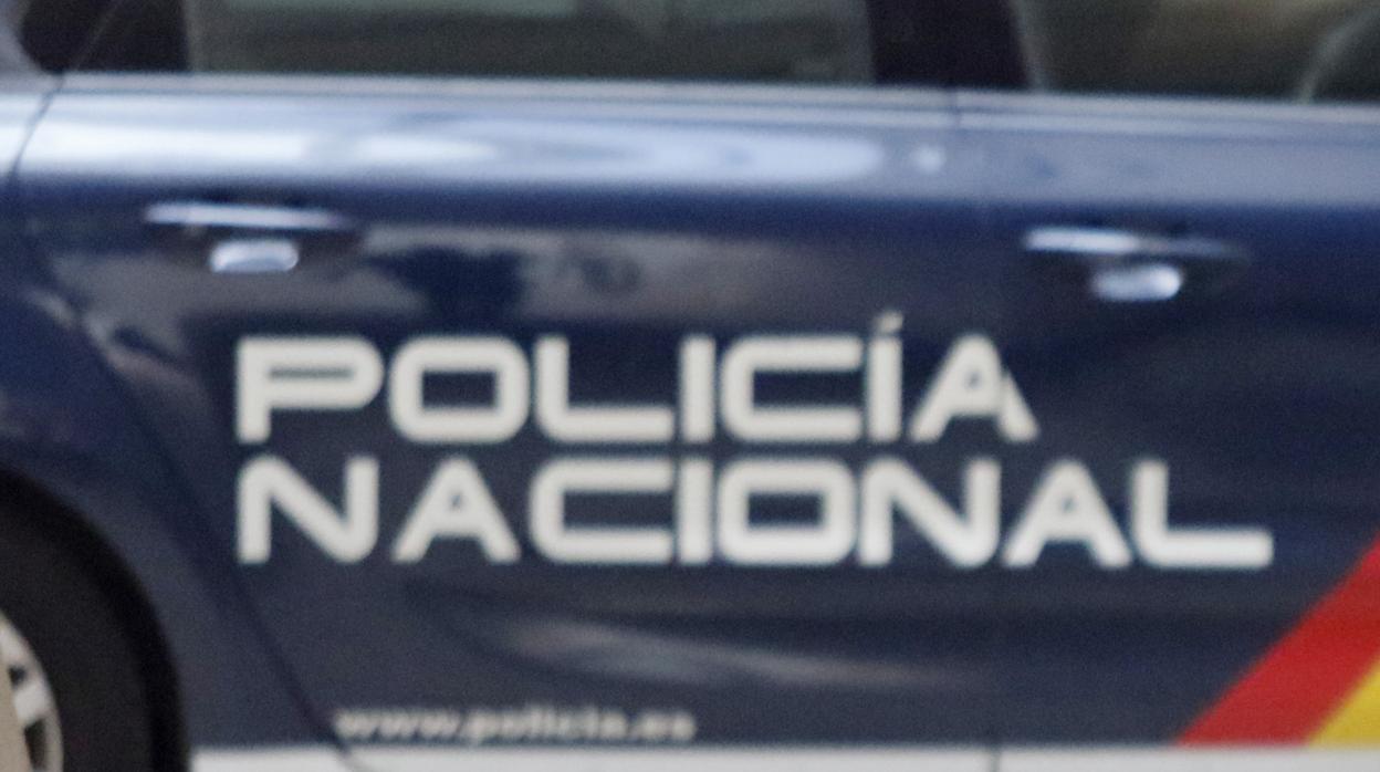 Un agente de la Policía Nacional de servicio