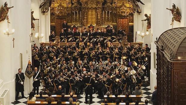 Caído y Fuensanta de Córdoba estrenan «Cruz Verdadera» en el concierto su décimo aniversario