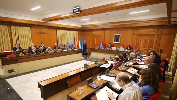 El Ayuntamiento de Córdoba más laico acaba el mandato con un apoyo a la Iglesia Evangélica