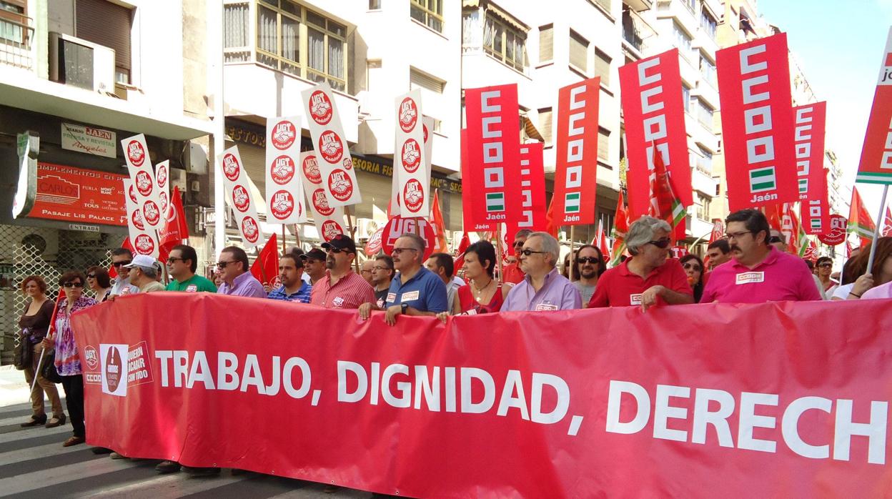 Manifestación de los sindicatos UGT y Comisiones Obreras de Jaén por el empleo