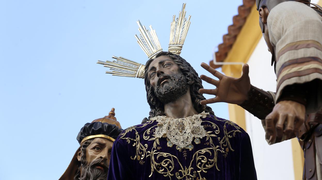 Nuestro Padre Jesús del Perdón ante Anás, durante su salida procesional el Miércoles Santo en Córdoba