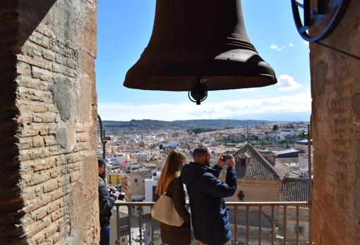 Desde el campanario se divisa una completa estampa de la Comarca de Guadix.