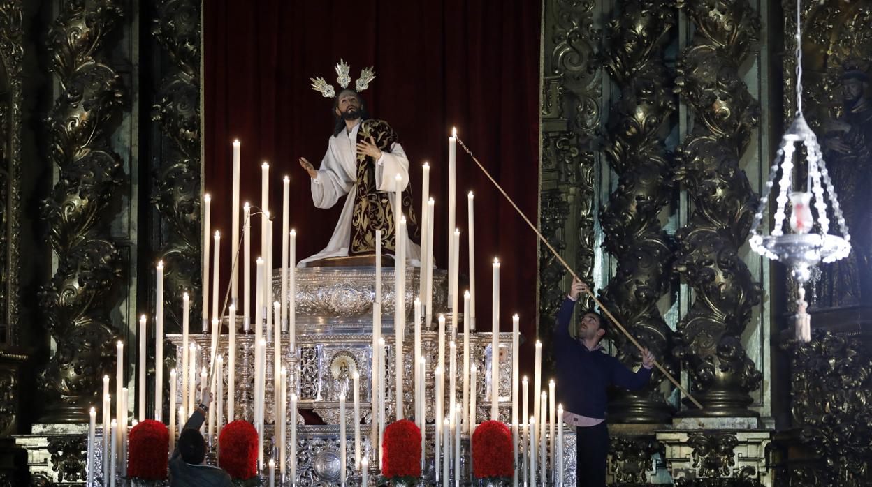 Altar del quinario del Señor de la Oración en el Huerto en la iglesia de San Francisco de Córdoba