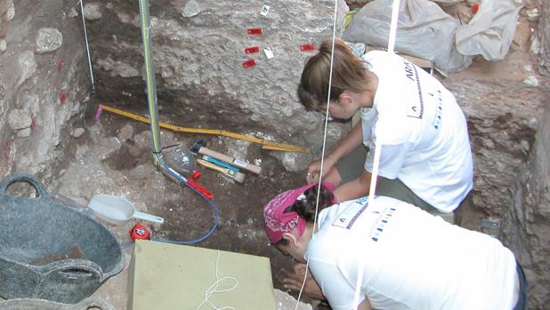 Un foro internacional divulgará el potencial histórico de la Cueva del Ángel de Lucena