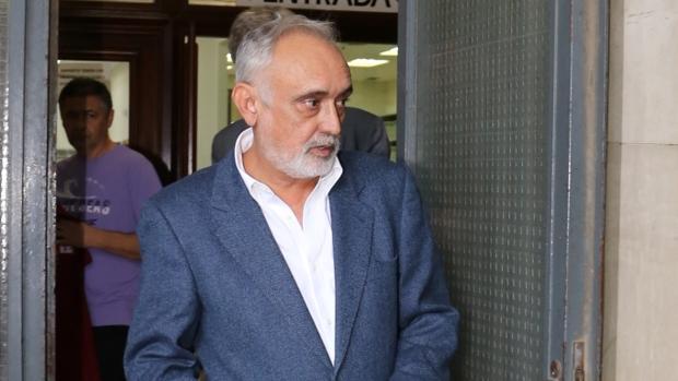 La fundación contra el paro de la Junta pagó facturas de cubatas, juergas en la Feria, joyas, multas y prostíbulos