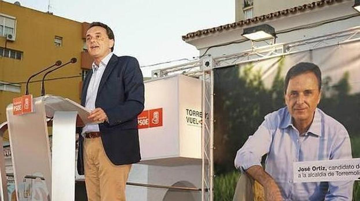 El alcalde José Ortiz en campaña electoral