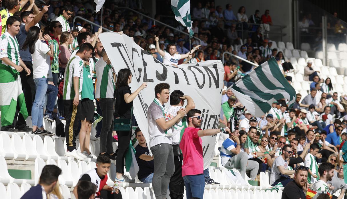 «Tu gestión, nuestra vergüenza», la segunda pancarta de Incondicionales