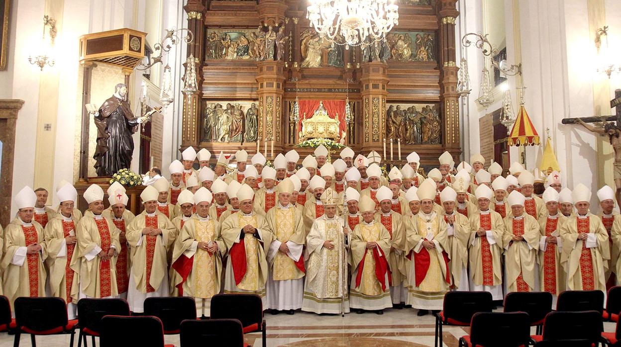 Los obispos españoles, en la basílica de San Juan de Ávila en Montilla