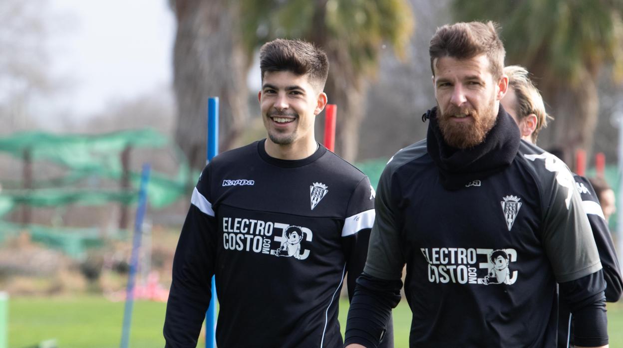 Chus Herrero, a la derecha de la imagen, en el entrenamiento