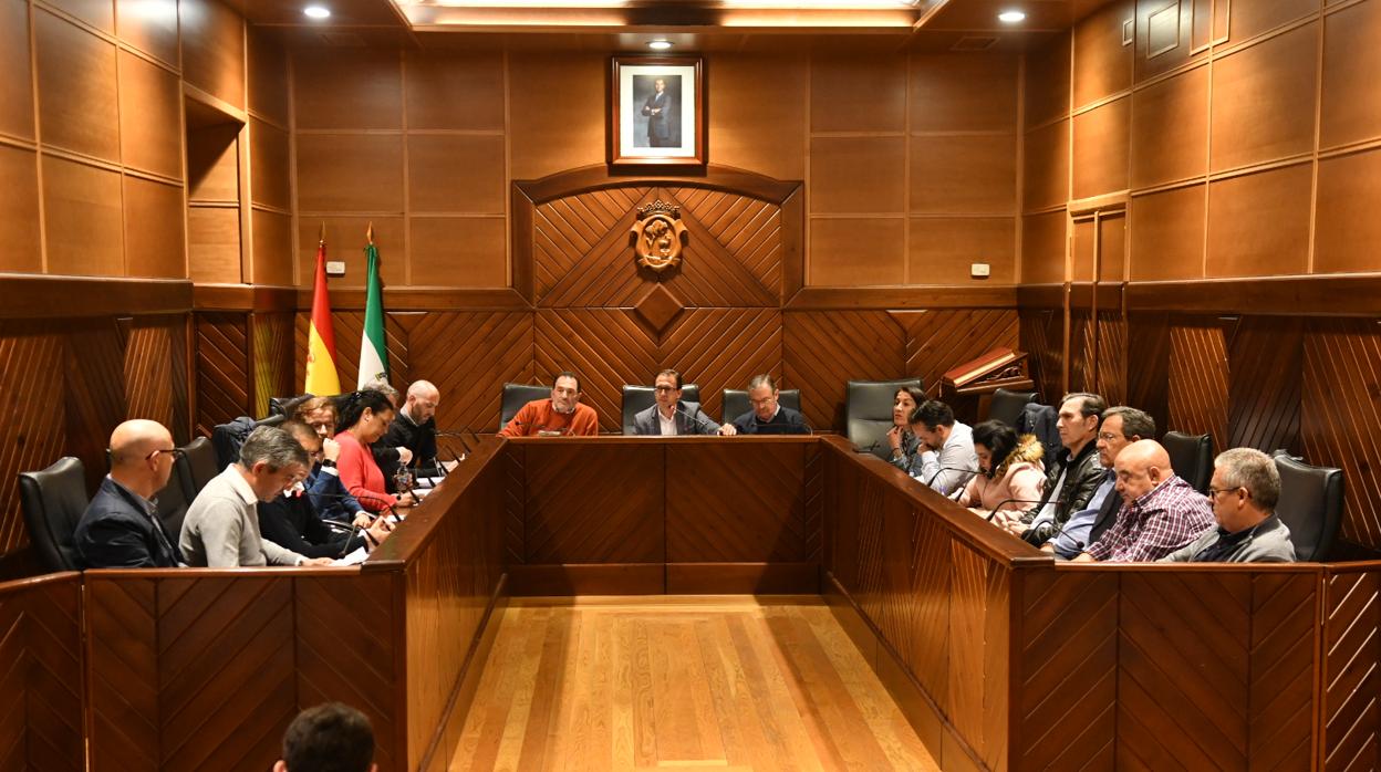 El alcalde de Pozoblanco, Santiago Cabello, preside un pleno