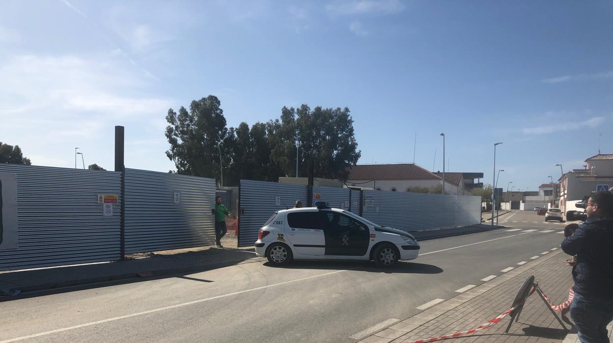 Guardia Civil en las obras en las que ha aparecido la bomba