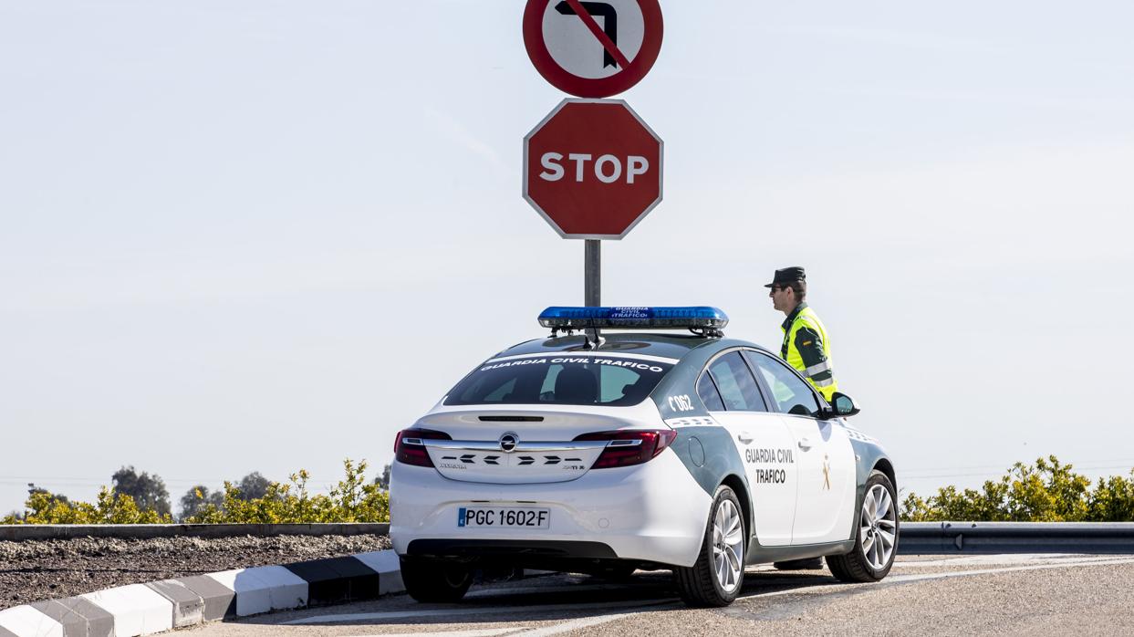 La Benemérita estableció controles como esta imagen de archivo para cercar a los autores de los robos