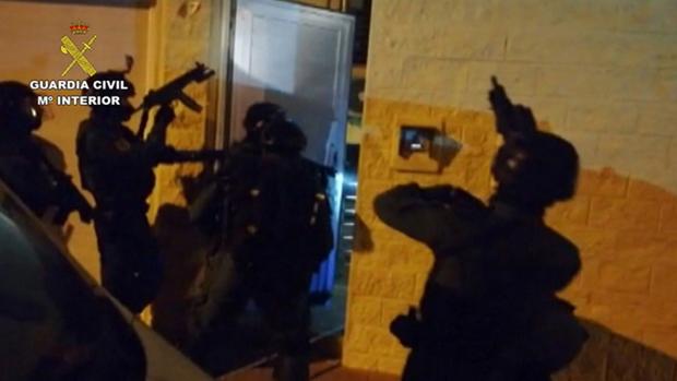 Desarticulada una red de tráfico de personas y de drogas que operaba en Andalucía