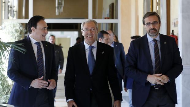 La Junta anuncia en Córdoba un plan para fusionar grados universitarios moviendo alumnos