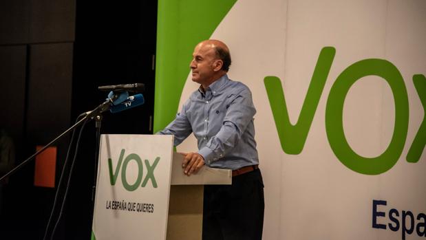 Vox fulmina al presidente en Granada y nombra a su sucesor