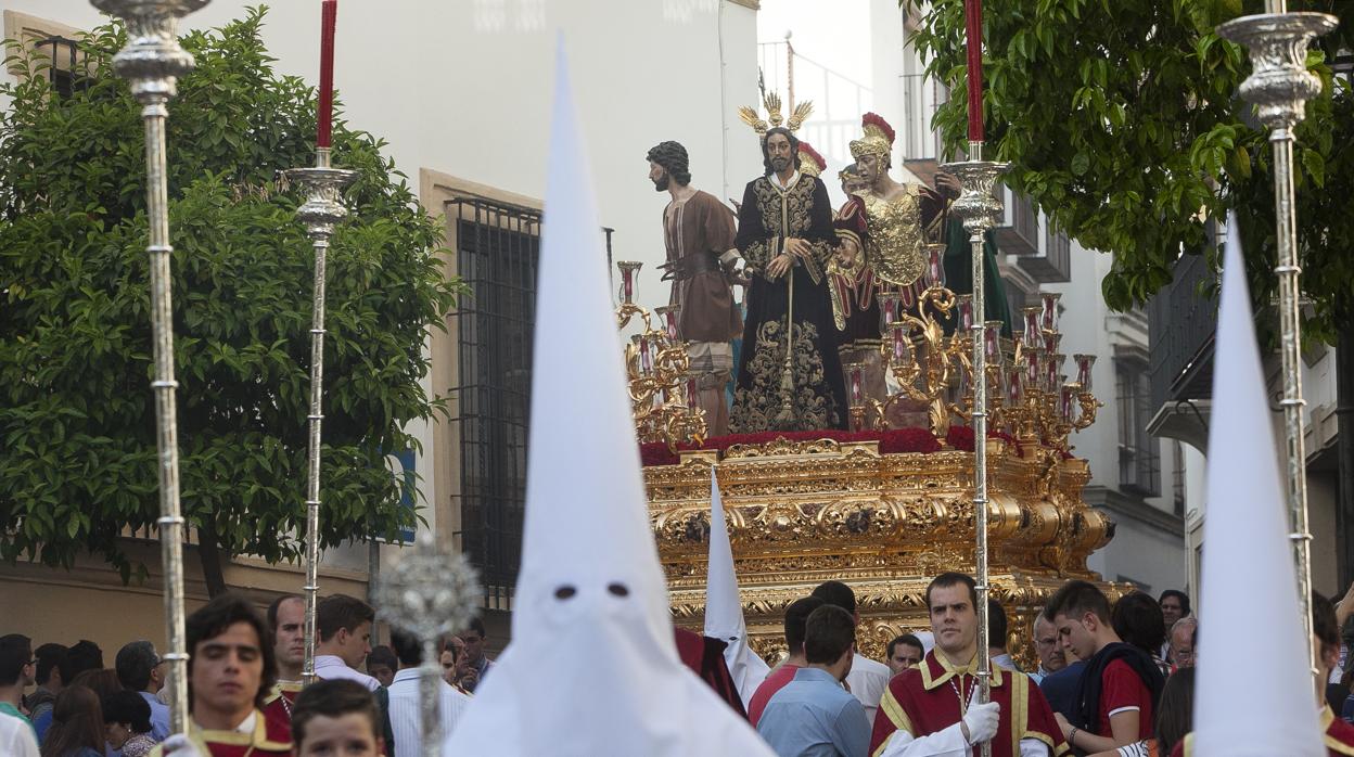 Misterio de Nuestro Padre Jesús de la Sentencia de Córdoba durante su salida procesional el Lunes Santo R.C.