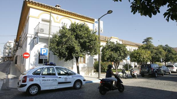 Una mujer, intoxicada por el humo provocado por una fogata en su vivienda en Palma del Río (Córdoba)