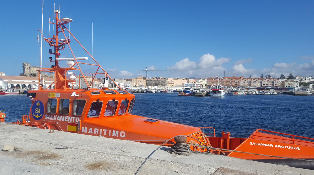 La embarcación «Salvamar Arcturus», en el puerto de Tarifa en una imagen de archivo