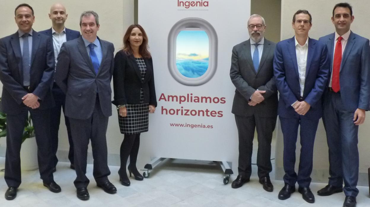 Los directivos de Ingenia, con el presidente José Blanco tercero por la derecha, en la presentación de resultados