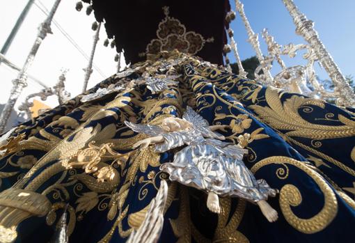 Manto de la Virgen de los Ángeles de la Semana Santa de Córdoba