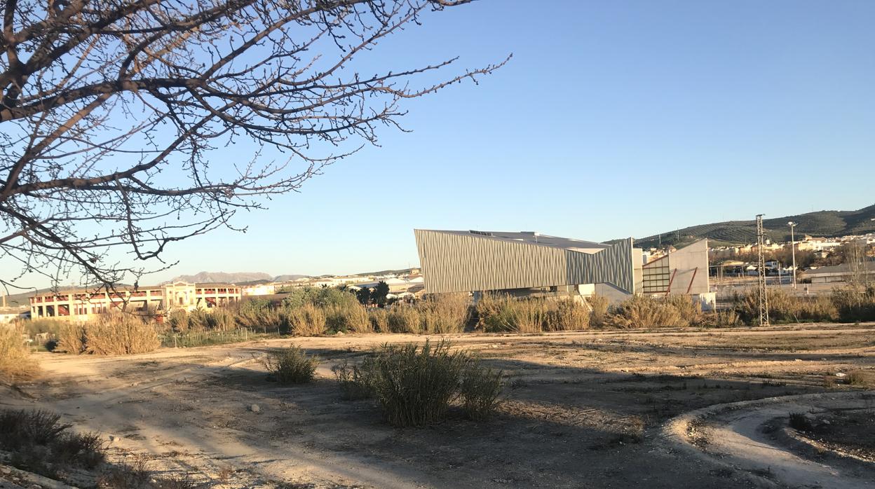 Zona de obras del nuevo parque en Lucena