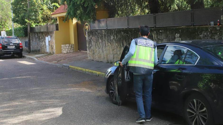Agentes de la Policía Nacional irrumpen en un chalet de la zona Norte de Córdoba