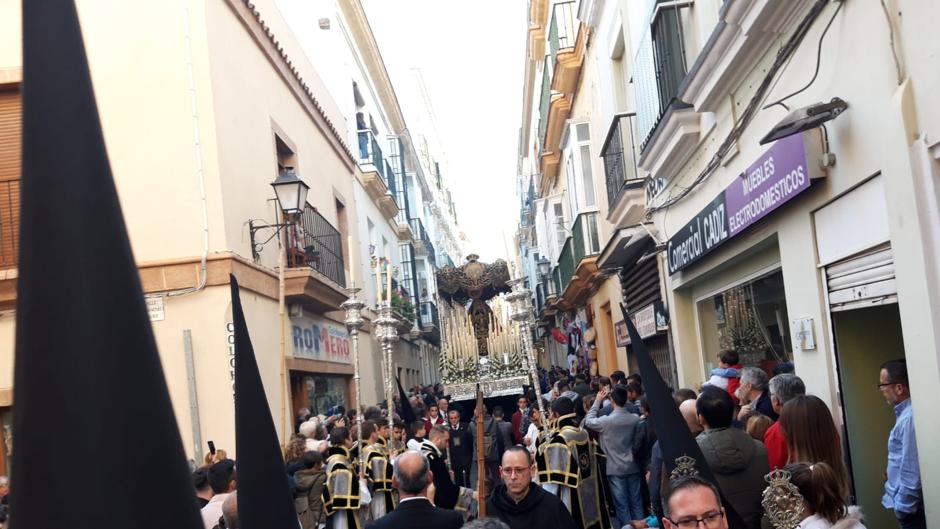 Dolores se reencuentra con Cádiz