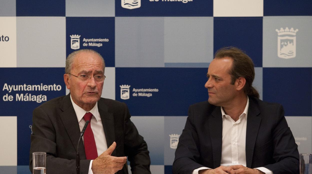 El alcalde de Málaga, Francisco de la Torre, y el portavoz de Ciudadanos, Juan Cassá