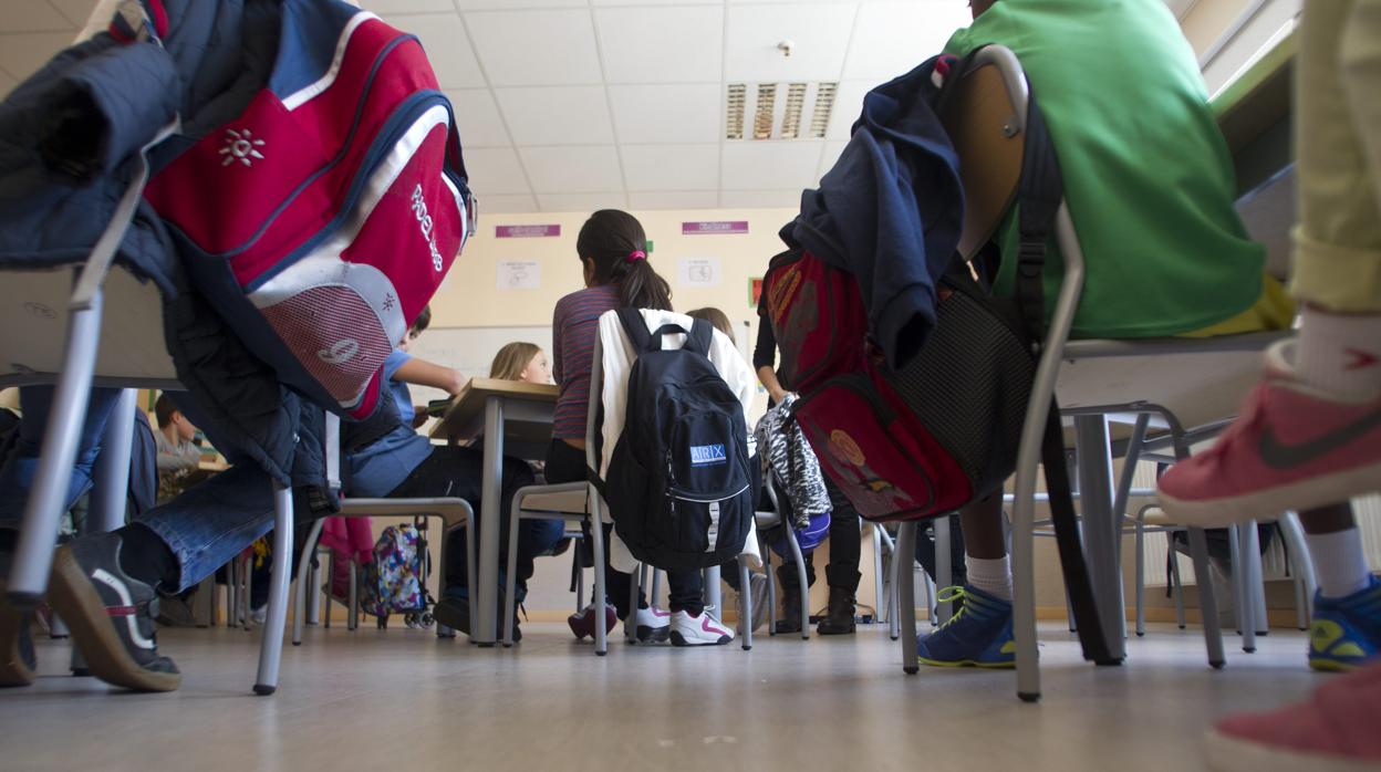 Niños en un aula de un colegio público