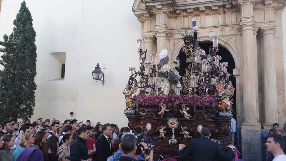 Semana Santa de Córdoba 2019 | La Santa Faz termina de poner en la calle el Martes Santo