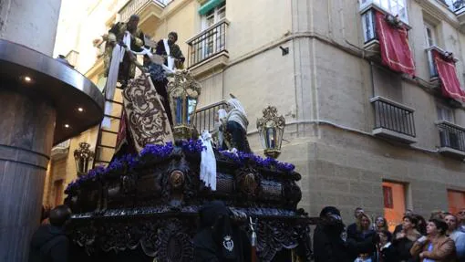 Un Viernes Santo histórico en la Semana Santa de Cádiz 2019