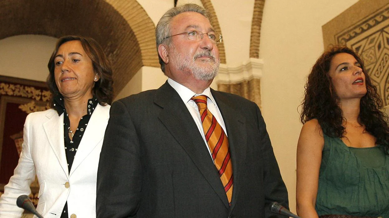 Bernat Soria, junto a Rosa Aguilar y María Jesús Montero, en una imagen de archivo