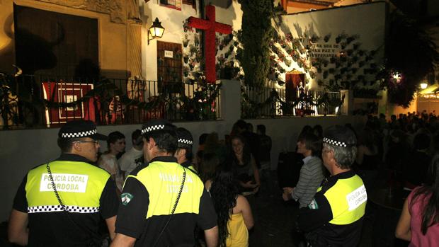 La Policía y la Guardia Civil endurecerán los controles de alcoholemia durante las Cruces de Córdoba