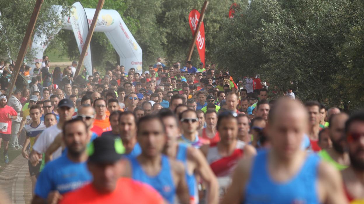 Multitudinaria salida del Cross de la Asomadilla en 2018