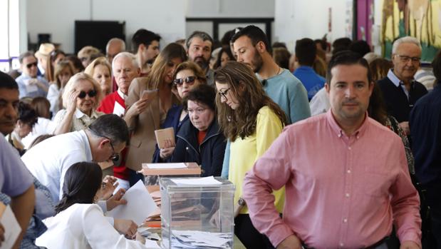 Sur, Levante y Fuensanta, los reinos que Cs asaltó en la batalla del centro derecha de Córdoba