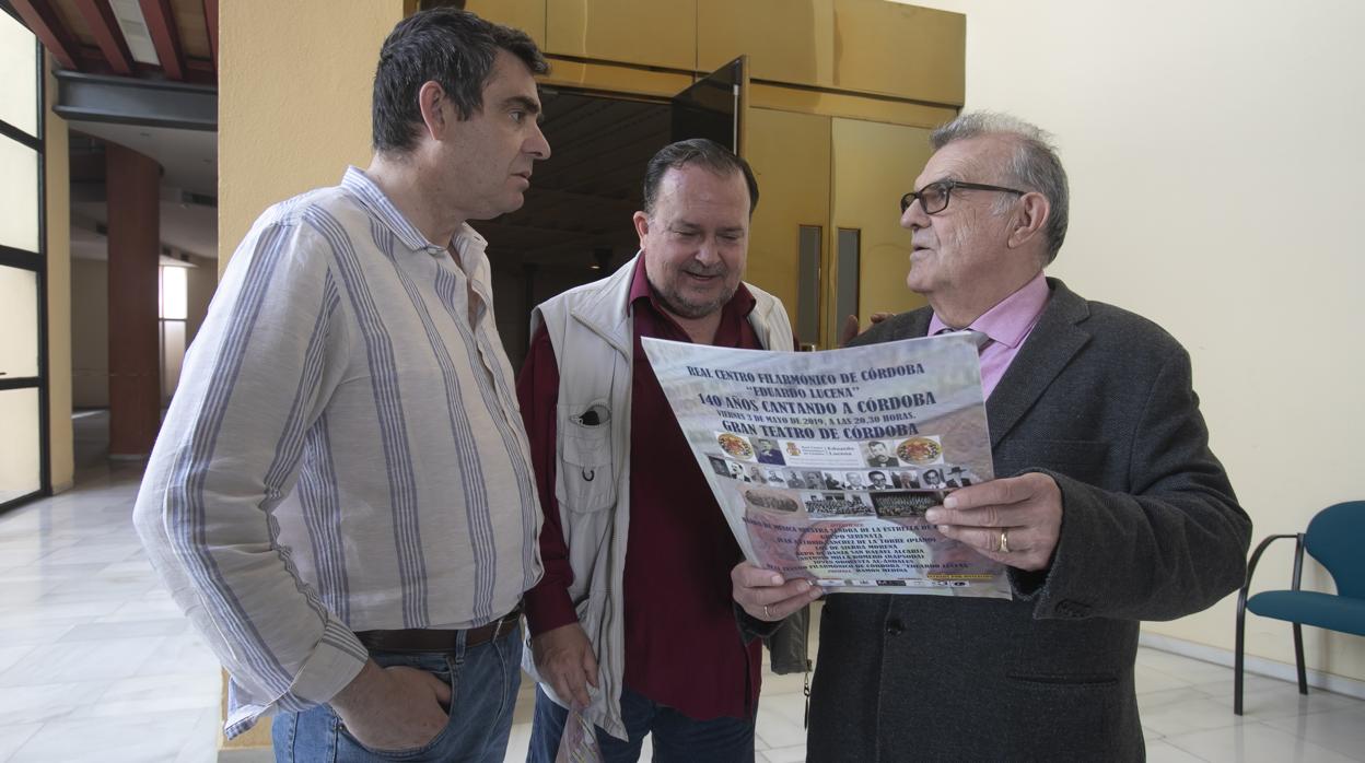 Responsables del Centro Filarmónico, durante la presentación de la cita