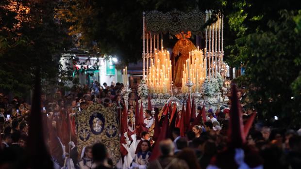 Así paseó la Virgen del Buen Fin por las calles de Córdoba el pasado Viernes Santo del año 2019