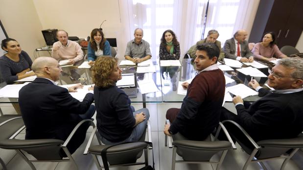 El PSOE le tumba a IU las medidas para limitar ya usos turísticos en el Casco de Córdoba