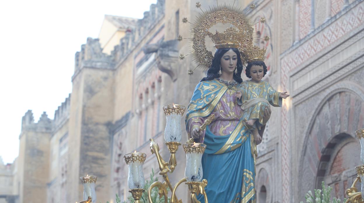 María Auxiliadora durante su procesión extraordinaria el 22 de septiembre del 2018 Álvaro Carmona