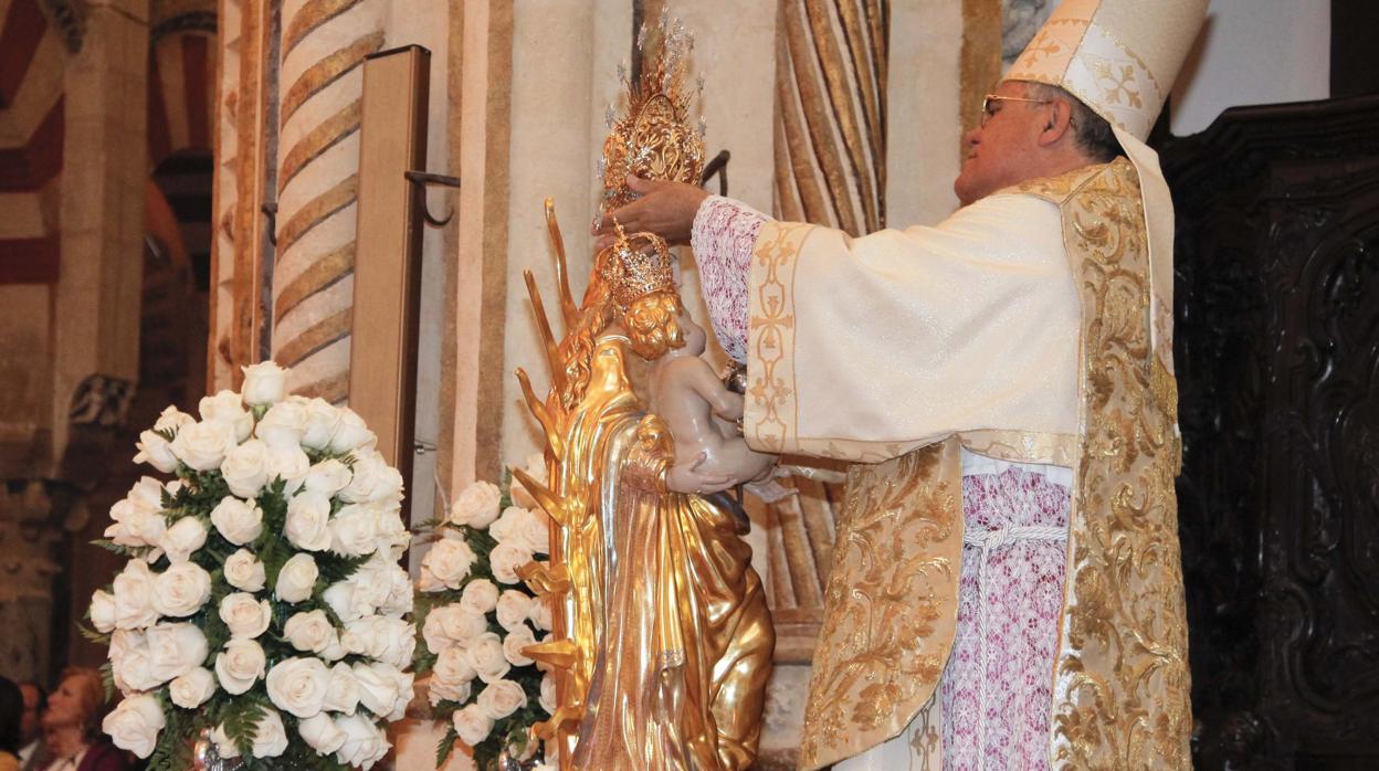 Coronación Pontificia de la Inmaculada Concepción de Linares de Córdoba en mayo del 2011