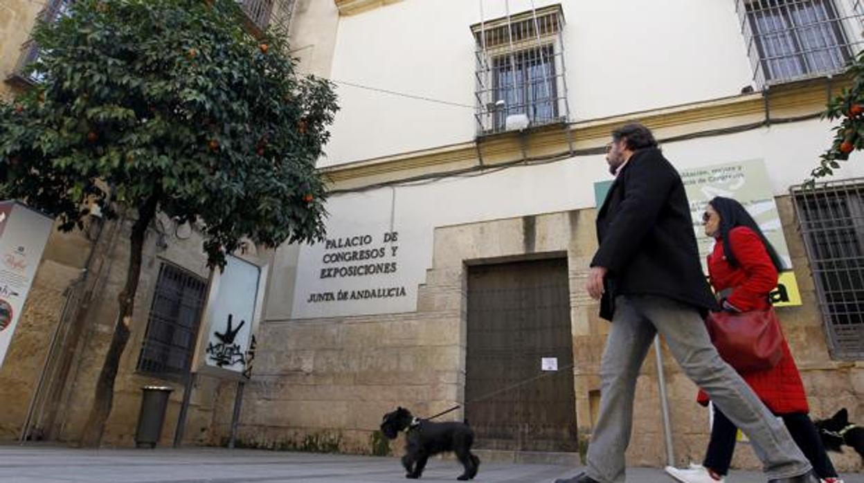 Fachada del Palacio de Congresos y Exposiciones en la calle Torrijos de Córdoba