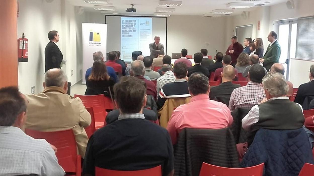 Socios de Interóleo durante una reunión de trabajo