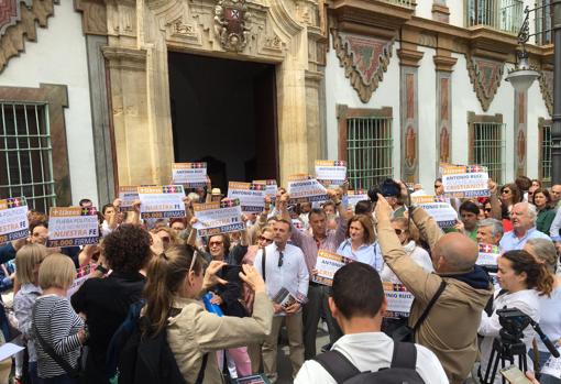 Miles de firmas recriminan al presidente de la Diputación de Córdoba la polémica obra de la Virgen